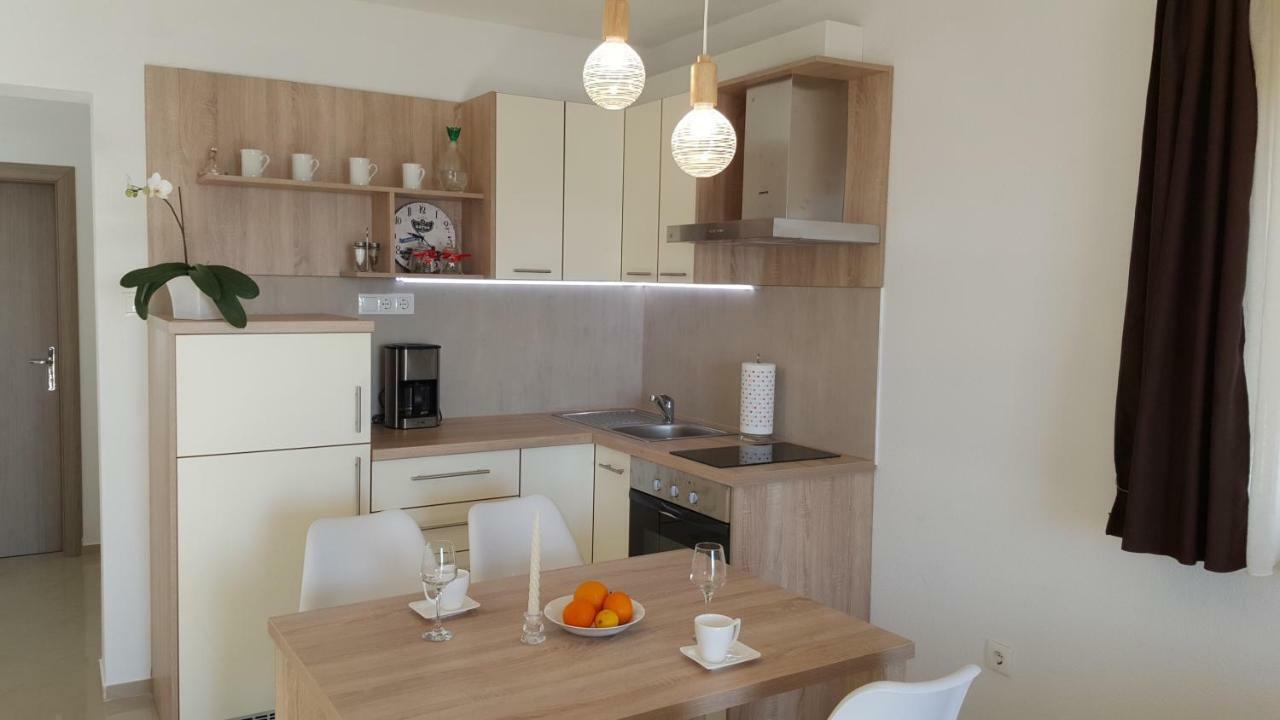 Apartments Anaivana โตรกีร์ ภายนอก รูปภาพ