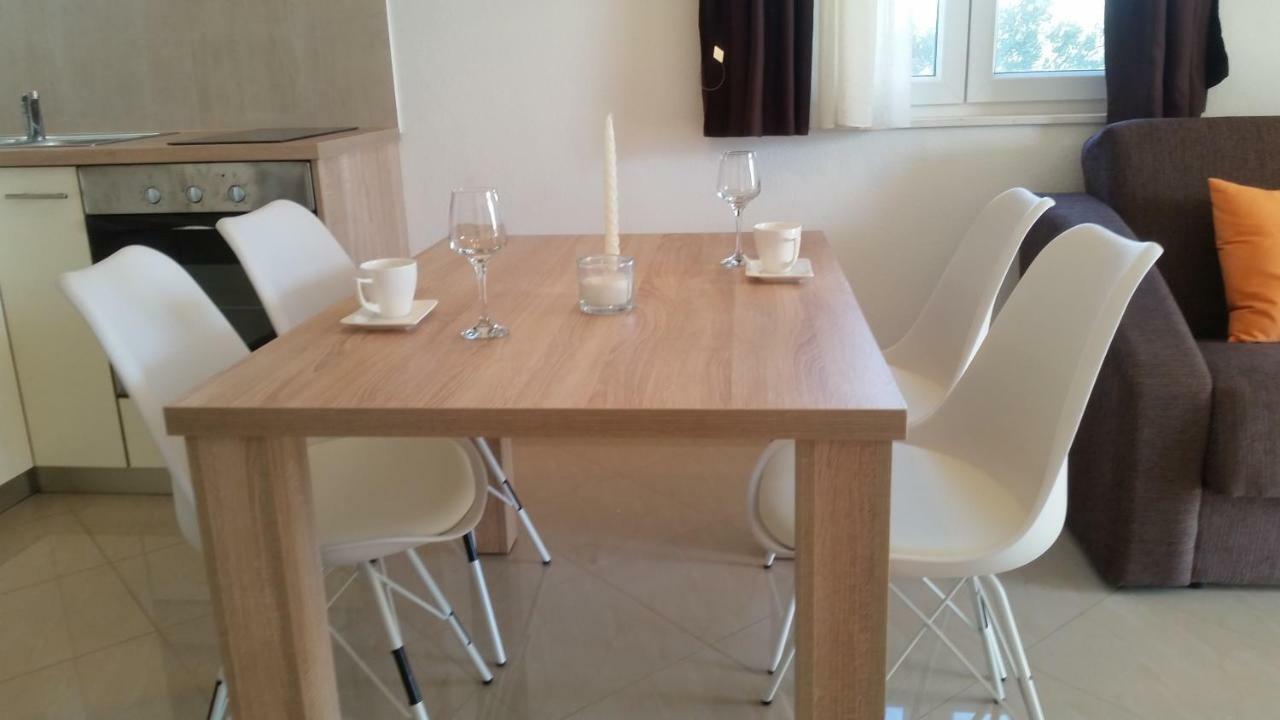 Apartments Anaivana โตรกีร์ ภายนอก รูปภาพ