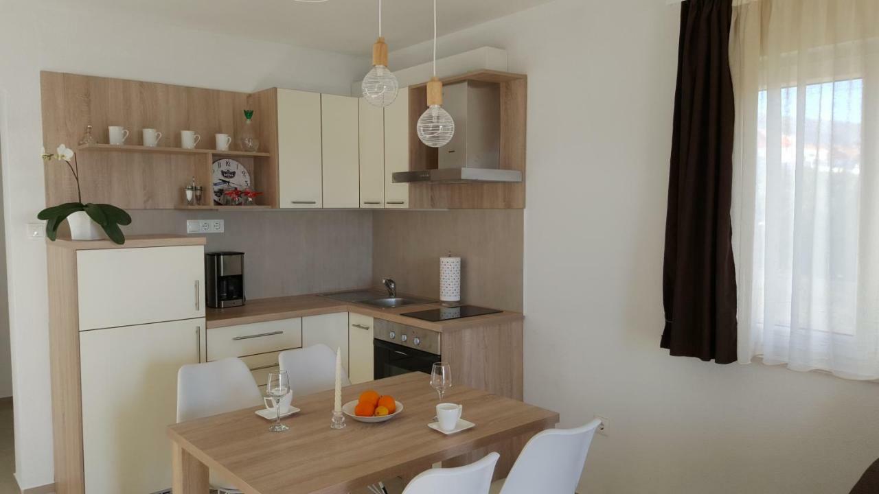Apartments Anaivana โตรกีร์ ภายนอก รูปภาพ