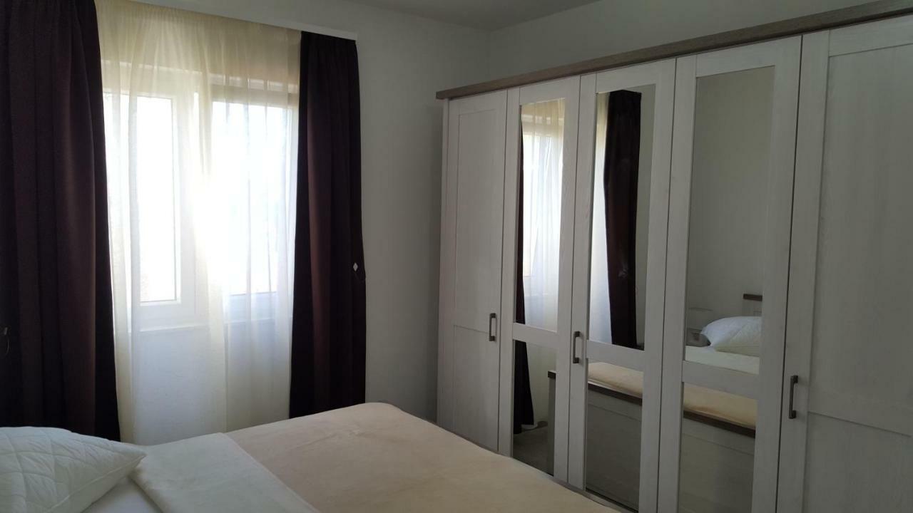 Apartments Anaivana โตรกีร์ ภายนอก รูปภาพ