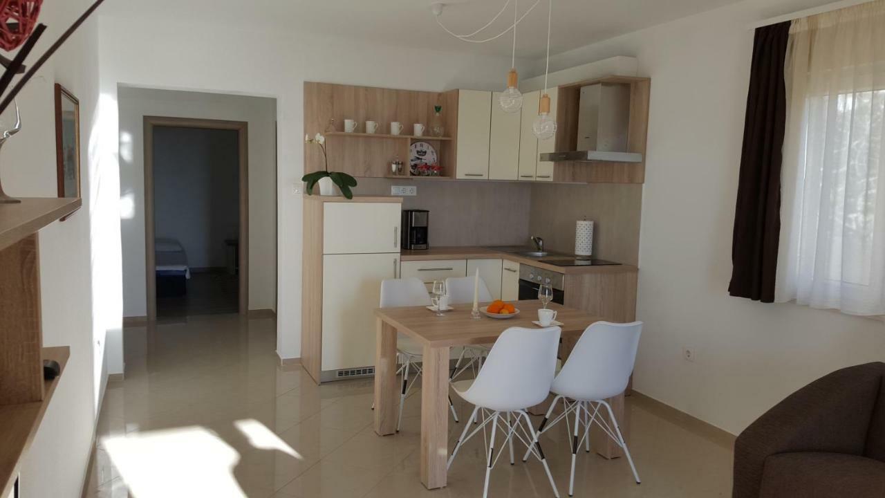 Apartments Anaivana โตรกีร์ ภายนอก รูปภาพ