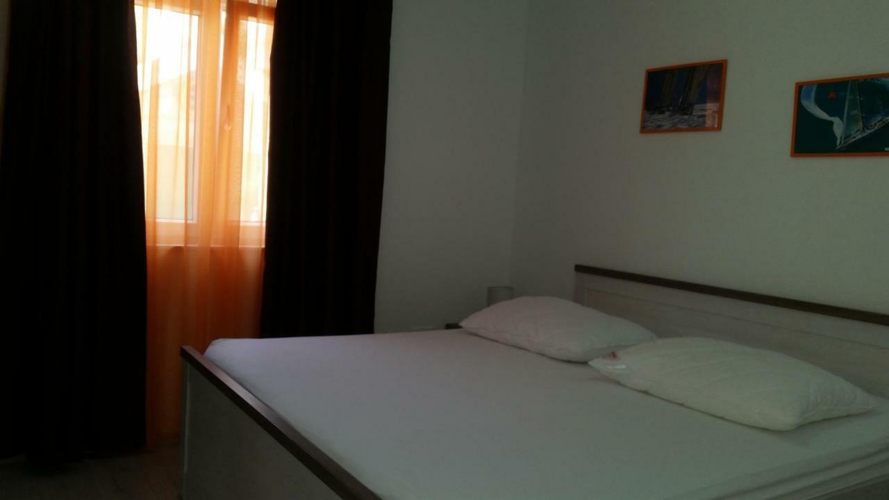 Apartments Anaivana โตรกีร์ ภายนอก รูปภาพ