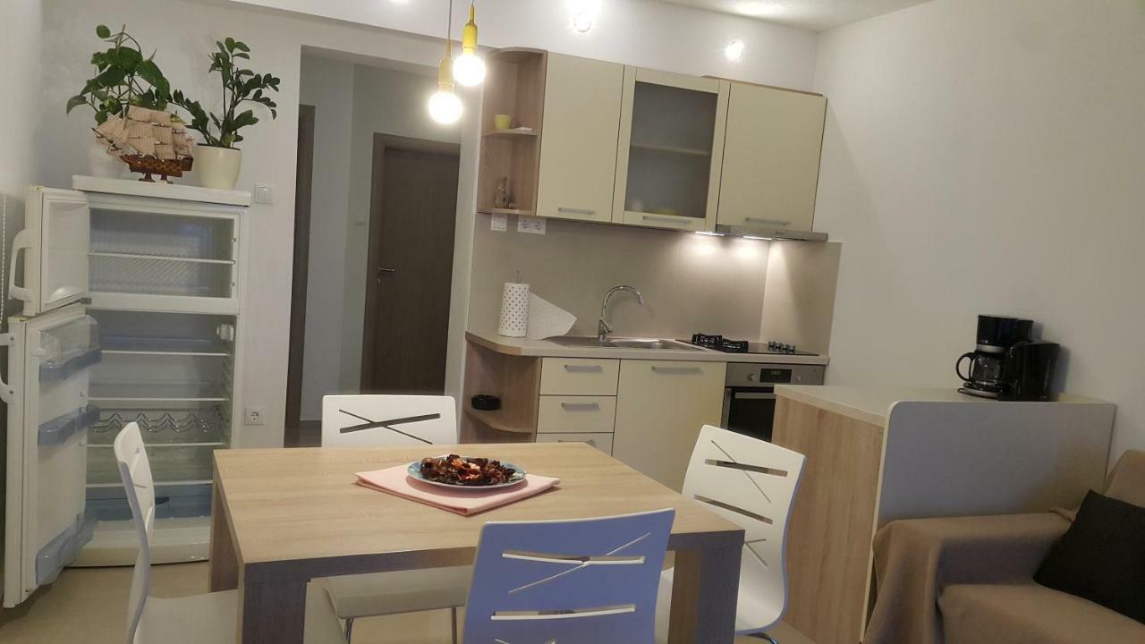 Apartments Anaivana โตรกีร์ ภายนอก รูปภาพ